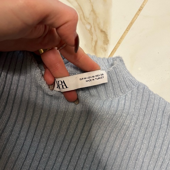 Light blue cropped turtleneck sweater - Picture 3 of 3